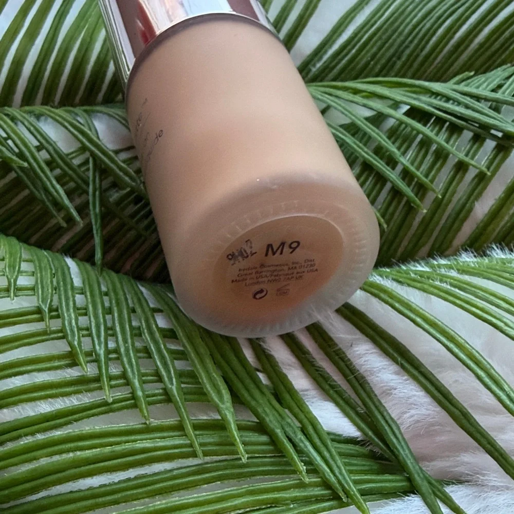 NIB Jane Iredale Beyond Matte Liquid Foundation shade M9